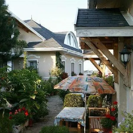 Studio Peach Bük